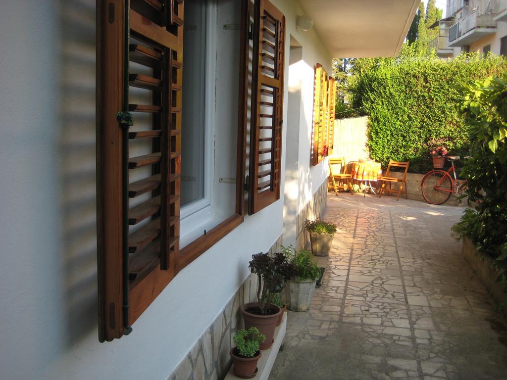 Apartment Bosiljak Jelsa  Room photo